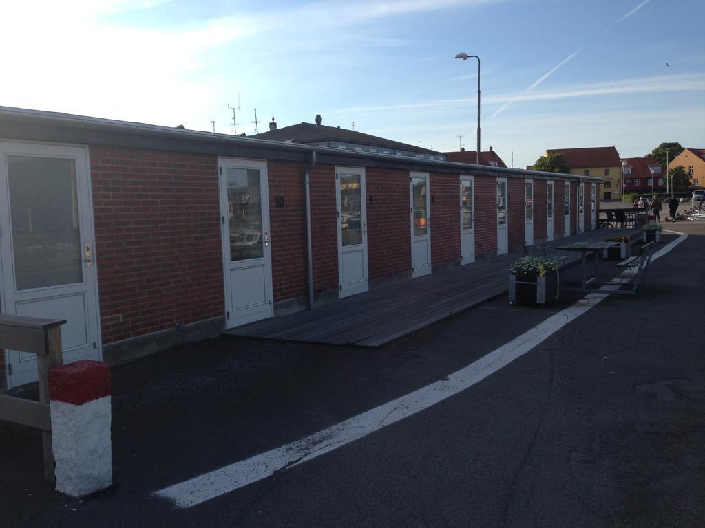 Nexo Marine Rooms Bagian luar foto